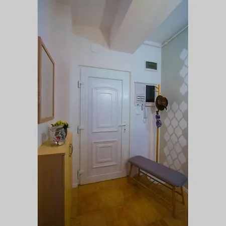 Teubel 2 Apartment